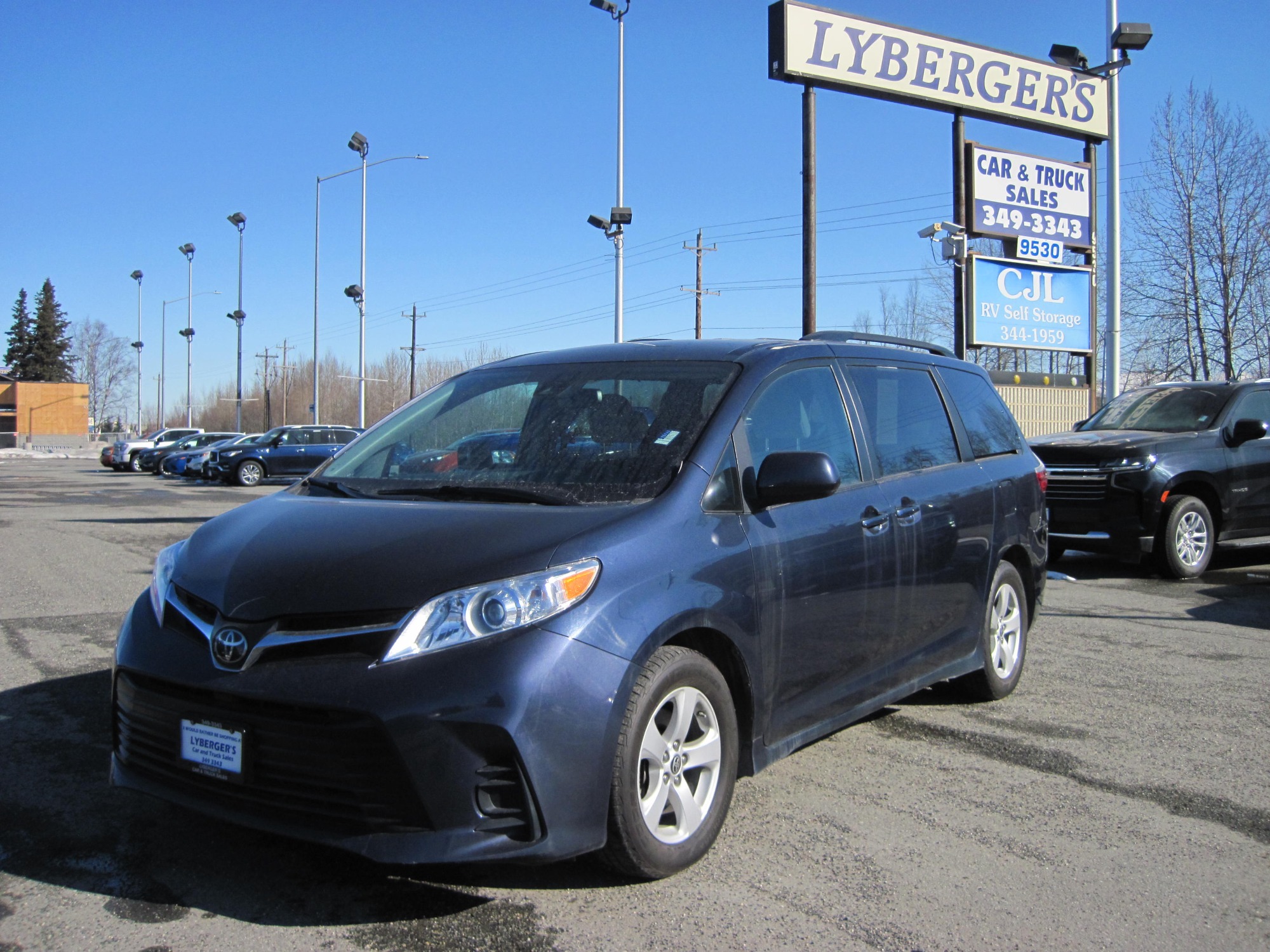 photo of 2020 Toyota Sienna LE 8-Passenger